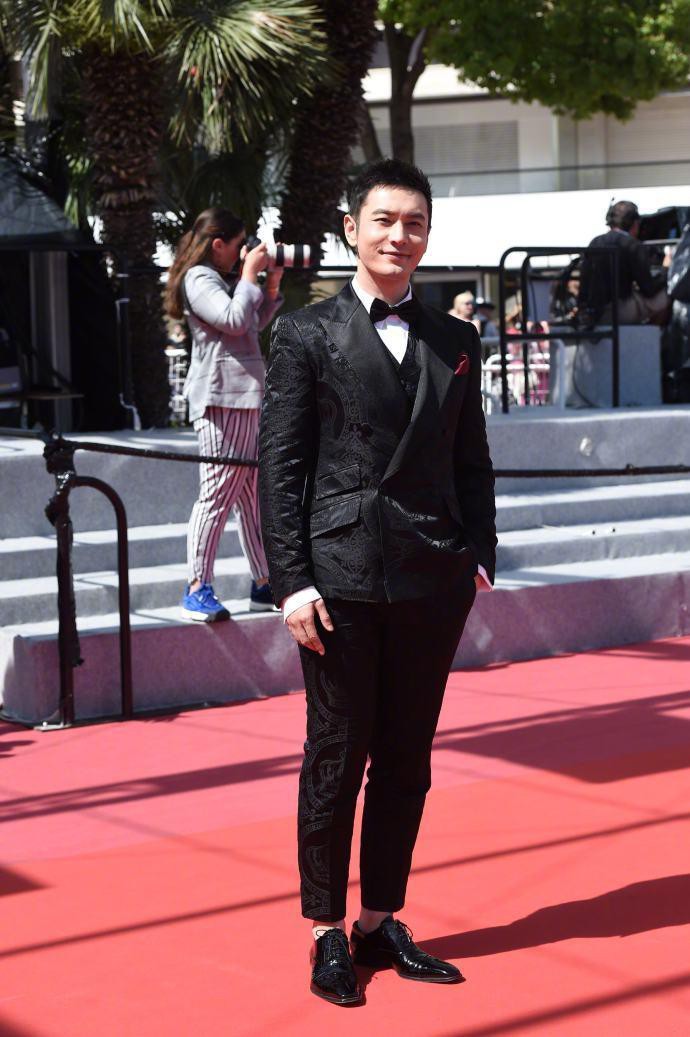 Thảm đỏ Cannes 2018: Vẫn là chiêu trò và hở bạo trong ngày 8